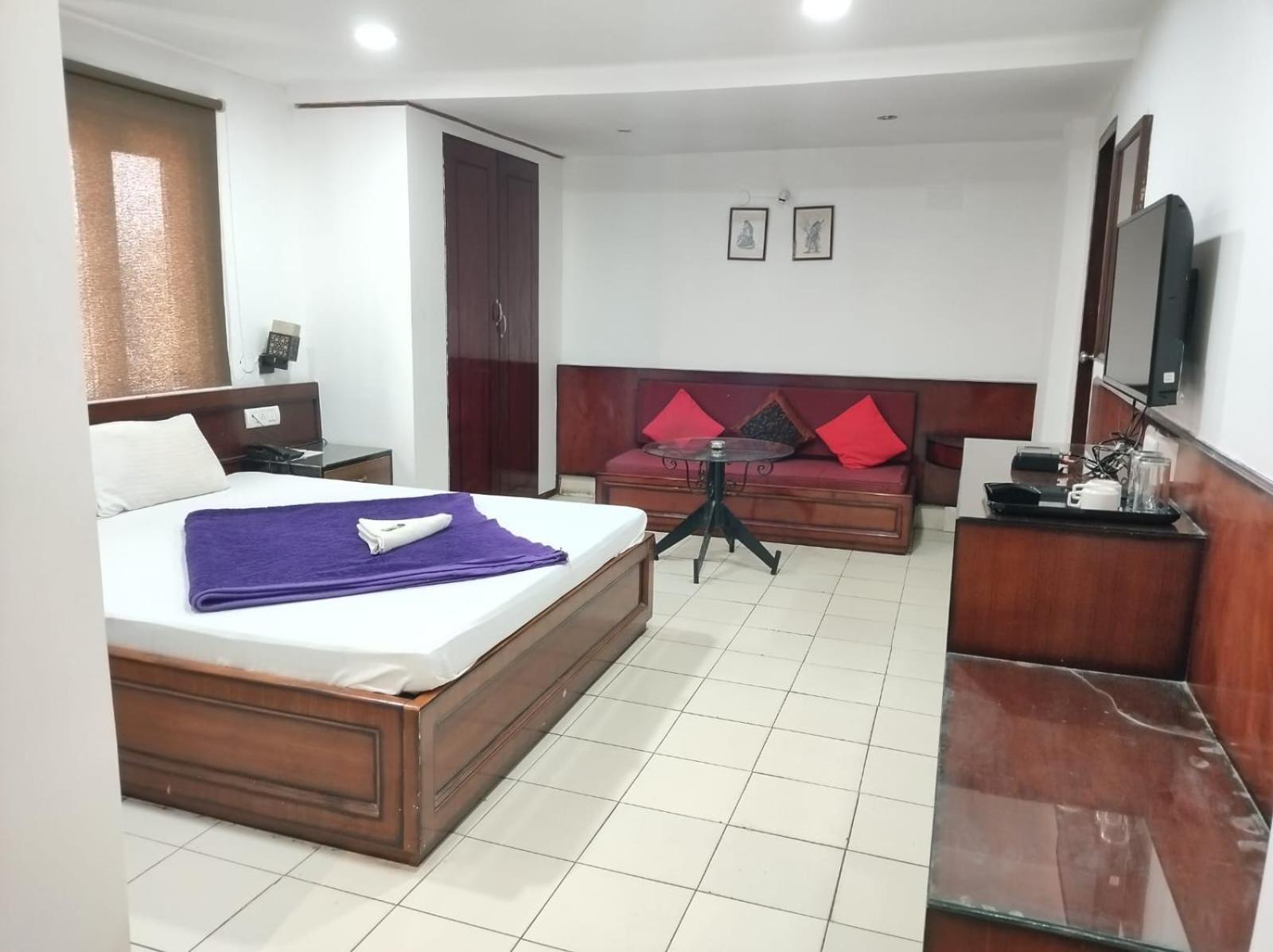 Hotel The Maple Shiliguri Exterior foto